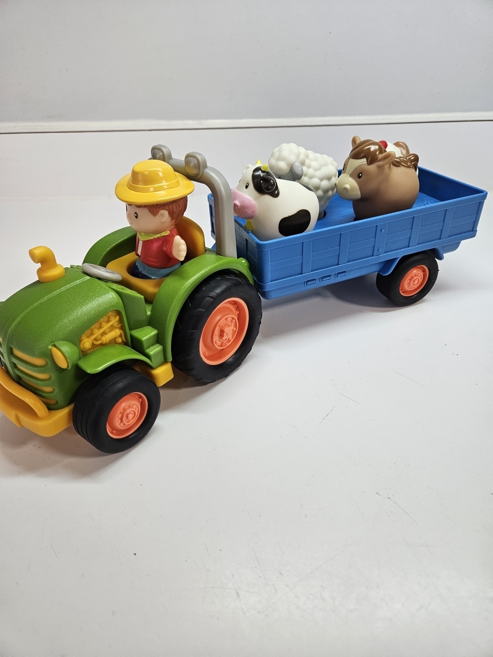 Battat Farming Fun Tractor 7 Pieces Lights and Sounds Toddler Toy Farm Sheep Cow